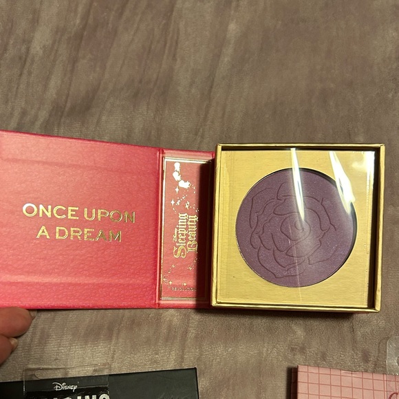Disney Makeup Bundle - Picture 3 of 12